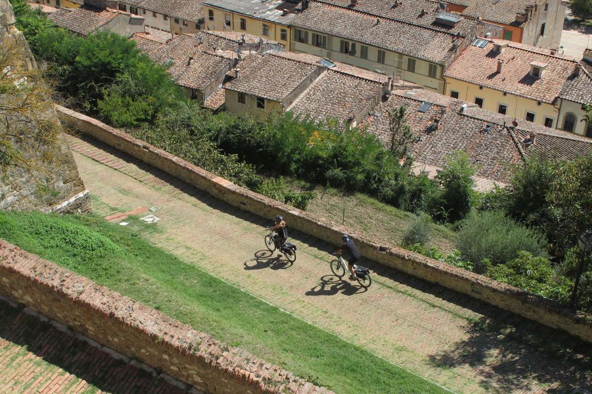 San Gimignano-photo by Archivio Toscana Promozione Turistica - Tuscany by Bike